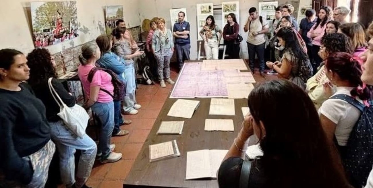 Alumnos y docentes pudieron visitar los principales espacios y sitios históricos de la localidad.