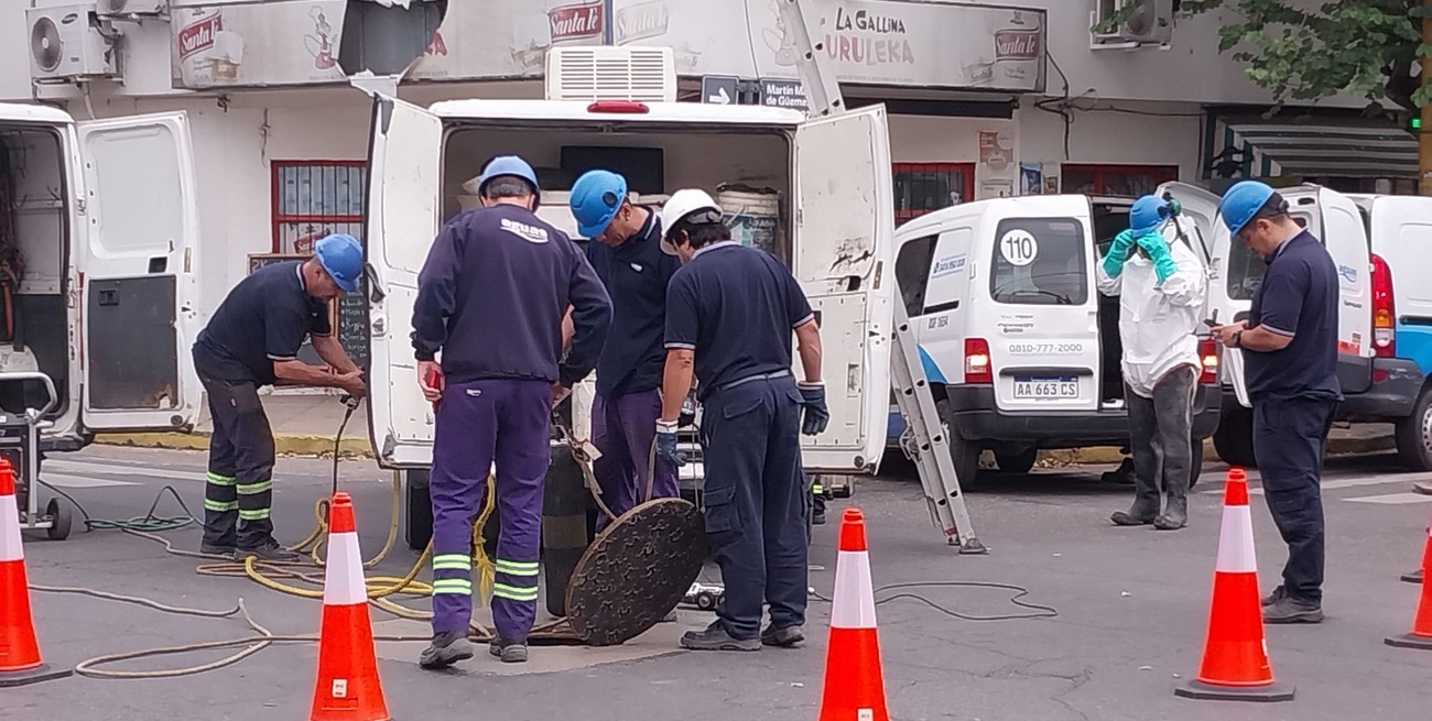 Tareas de video inspección en la red cloacal. Crédito: Gentileza Assa