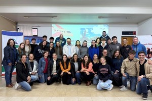 El intendente Gonzalo Braidot recibió a los 12 adolescentes italianos que llegaron a Avellaneda para participar del Proyecto Lazos 2025.