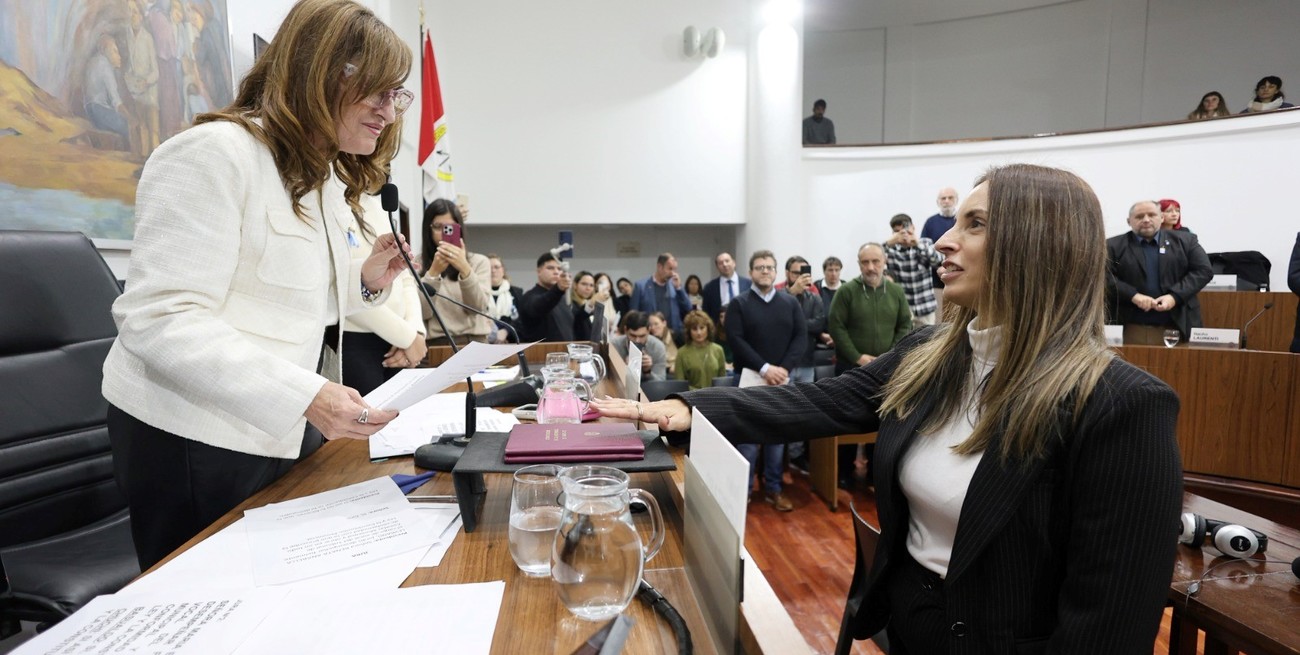 Molinas le tomó juramento a María Eugenia Basualdo, nueva integrante del Tribunal de Cuentas.