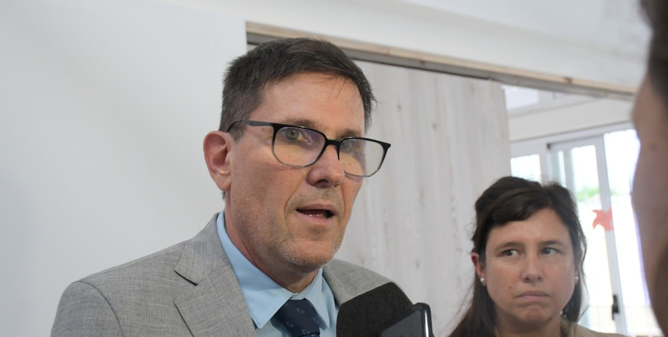 "El año que viene las escuelas van a tener nuevos equipos directivos", dijo Goity. Foto: Manuel Fabatía