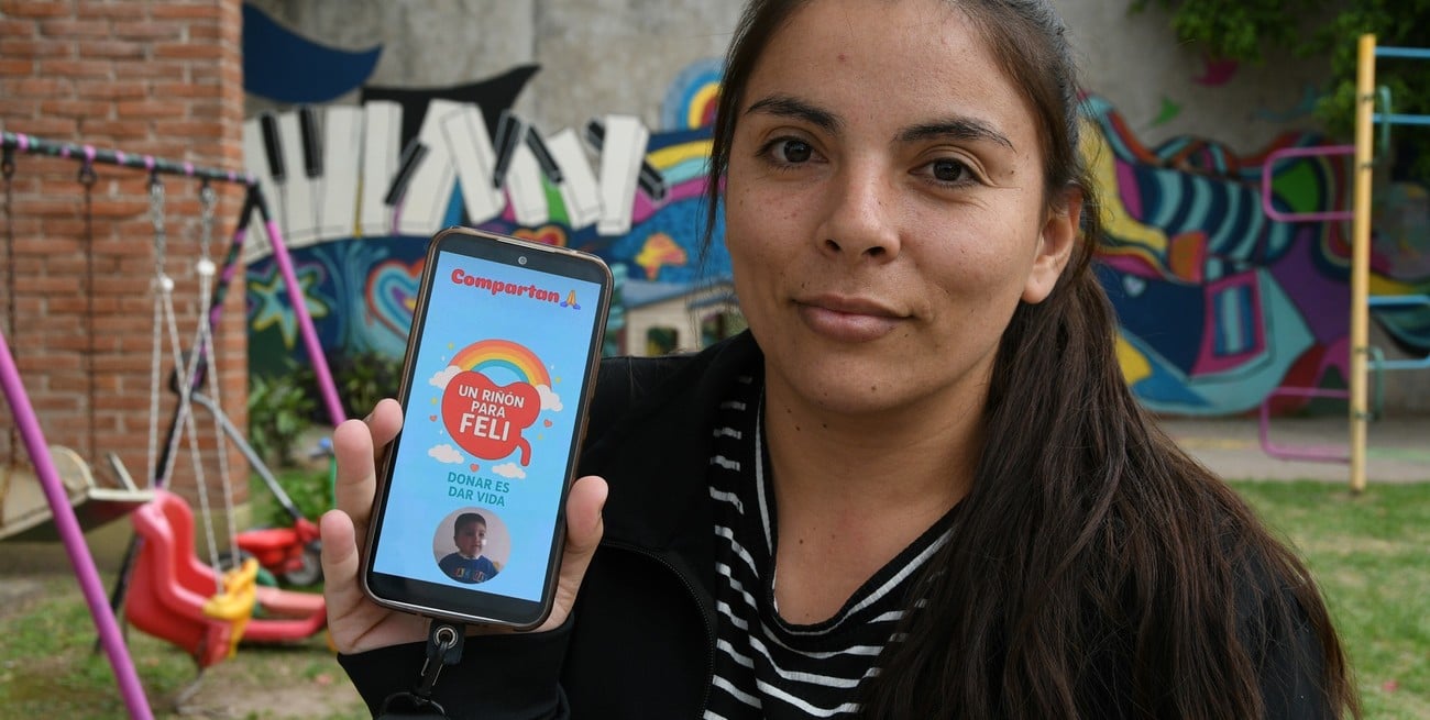 Felipe, de 3 años, necesita un trasplante de riñón. Su mamá Victoria inició una campaña en redes sociales para concientizar sobre la donación de órganos. Foto: Manuel Fabatía