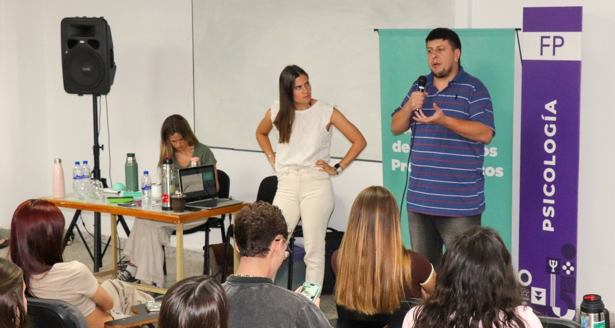 "Ponele Voz a la Salud Mental" es un ciclo organizado por la Facultad de Psicología junto a instituciones y organismos locales y provinciales.