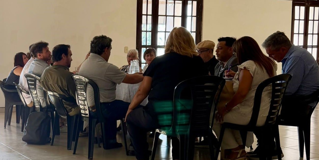 Este martes se realizó una reunión entre vecinales, concejales y funcionarios municipales.