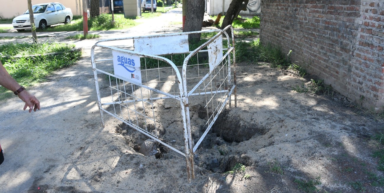 Ese es el lugar que los vecinos señalan como origen del problema. Foto: Manuel Fabatía
