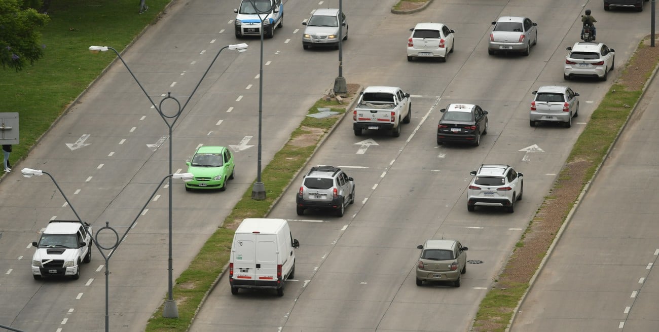 Instan a los conductores de plataformas electrónicas "puros" a inscribirse y no tener problemas en un futuro cercano. Foto: El Litoral