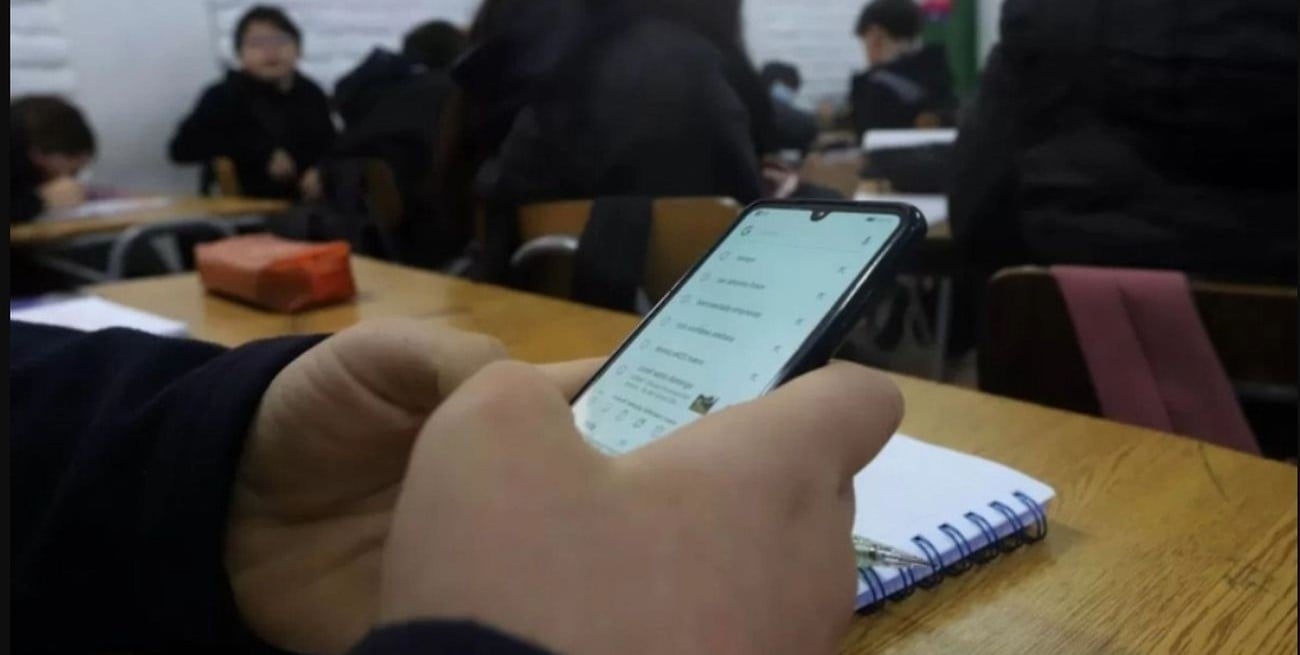 Se busca abordar tanto el impacto pedagógico como los riesgos asociados al mundo digital. Foto: El Litoral