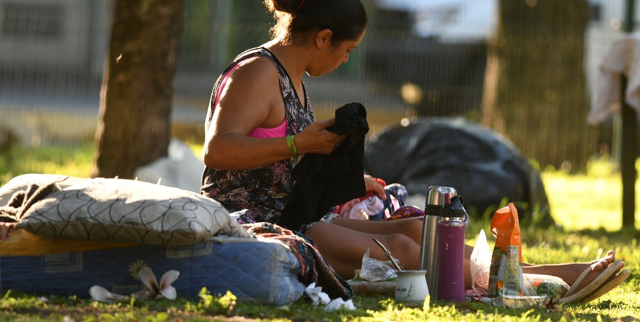 En algunos relevamientos se detectaron más de 40 personas en el entorno de la Terminal de Ómnibus. Foto: Manuel Fabatía