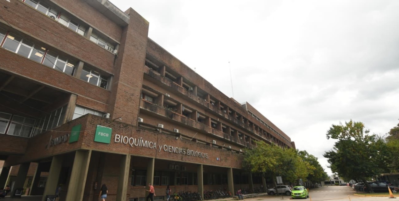 Ciudad Universitaria desértica en una postal de este martes por la mañana. El gremio calcula el acatamiento entre "el 80 y el 90%" en los claustros de Santa Fe. Foto: Carolina Niklison