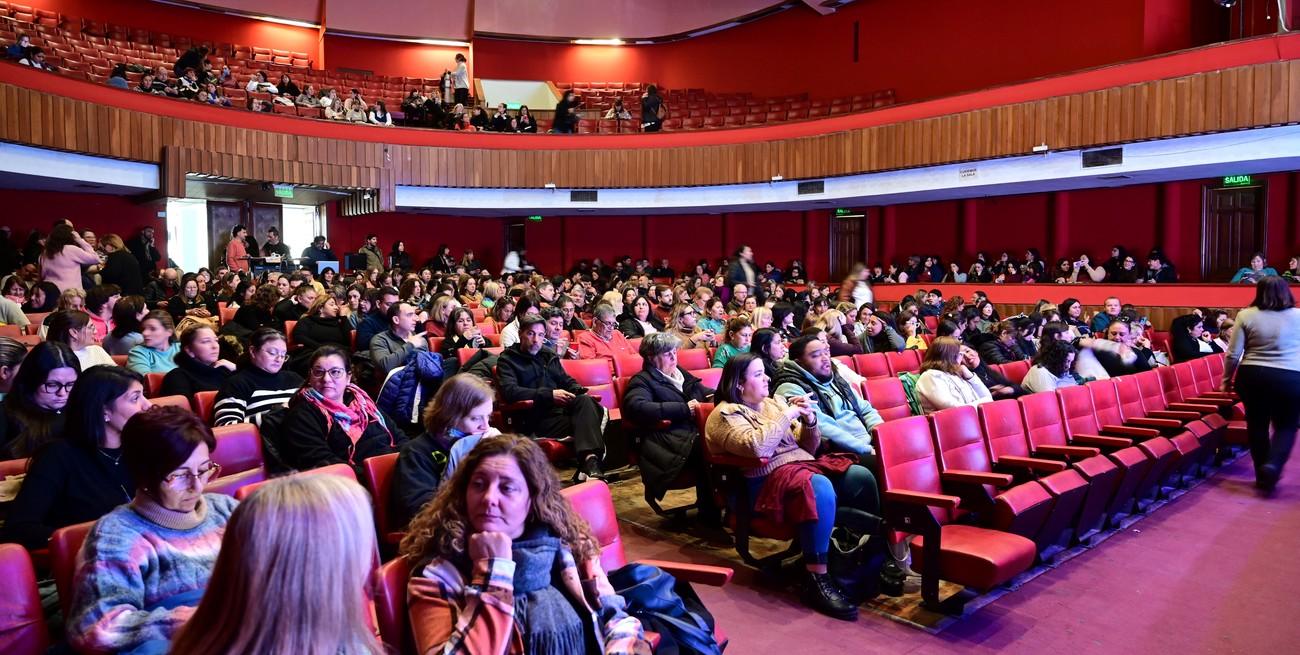 La disertación estuvo destinada a padres, docentes y directivos. Foto: Flavio Raina