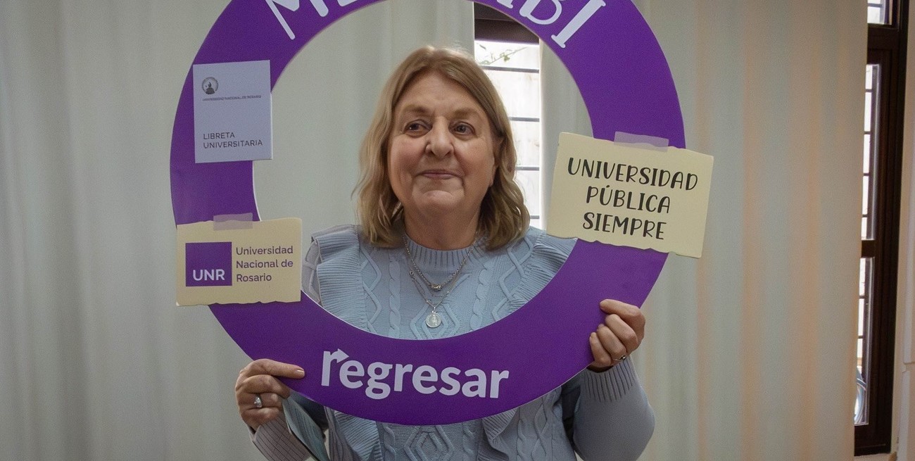 Delia, un ejemplo de que a los 75 años, no es tarde para conseguir un título. Foto: Gentileza