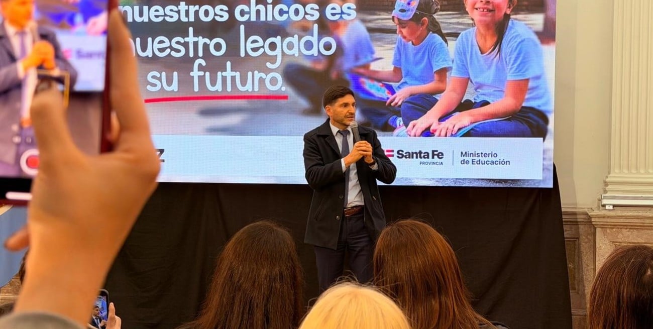 "El Plan Raíz empezó a dejar de ser una política de un gobierno para transformarse en una política de Estado", sostuvo el gobernador Pullaro. Foto: Gentileza