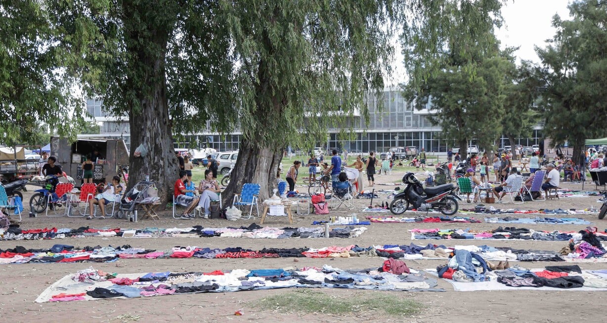 Los "manteros" se concentran en el centro del predio lindero al Iturraspe y se suman más en época de verano. Foto: Gentileza