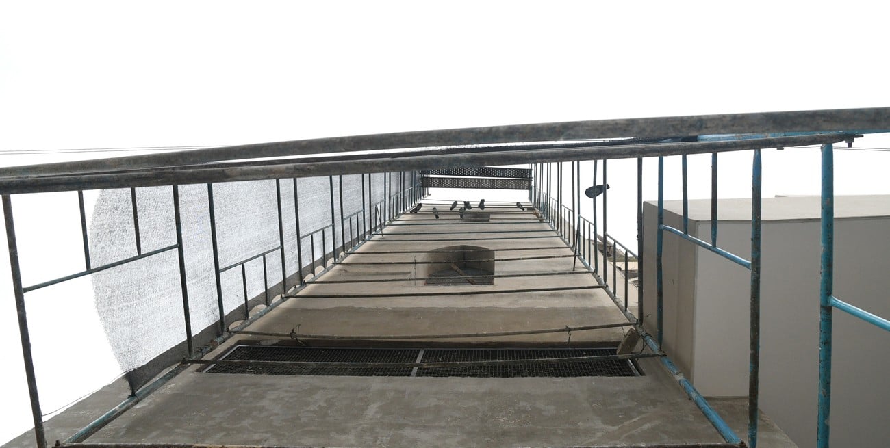 Tras el revestimiento de la segunda torre de la iglesia, se avanzará con el sector central y la escalera. Foto: Manuel Fabatía