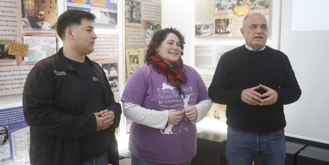 Joaquín Moreyra, Paula Gonzalvez y Leonardo Simoniello, de Espacios Educativos, contaron sobre el camino construido en base a la experiencia de 25 años de trabajo. Foto: Matías Pintos
