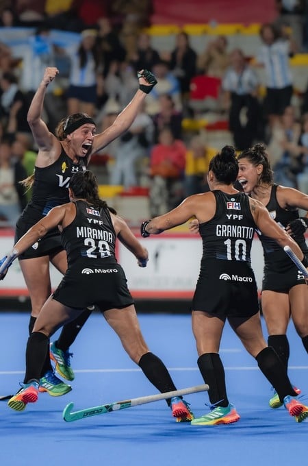 Las Leonas vencieron a Australia y avanzaron a la definición del torneo.