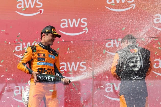 Lando Norris seguirá ligado a McLaren al menos hasta fines de 2030, una historia que comenzó cuando tenía 17 años y que alcanzó la cima con el título mundial de 2025. TPX IMAGES OF THE DAY