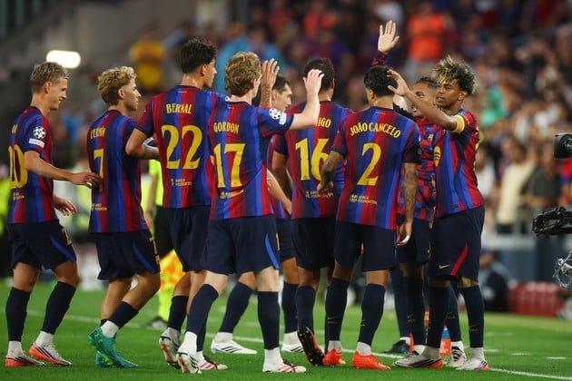 Barcelona goleó al Feyenoord en su debut y arrancó con autoridad en Europa. Foto: Reuters