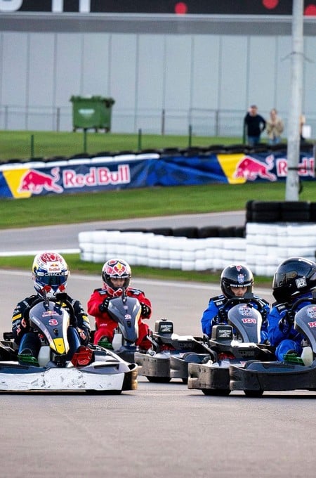 Al terminar la primera vuelta había superado a 64 participantes. Créditos: Red Bull