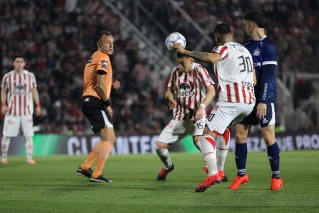 Instituto venció a Talleres y alcanzó cinco victorias consecutivas como local