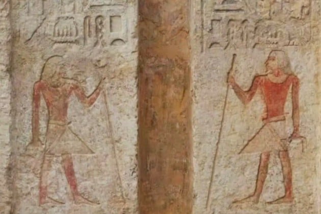 Los arqueólogos encontraron una capilla funeraria y una puerta falsa.