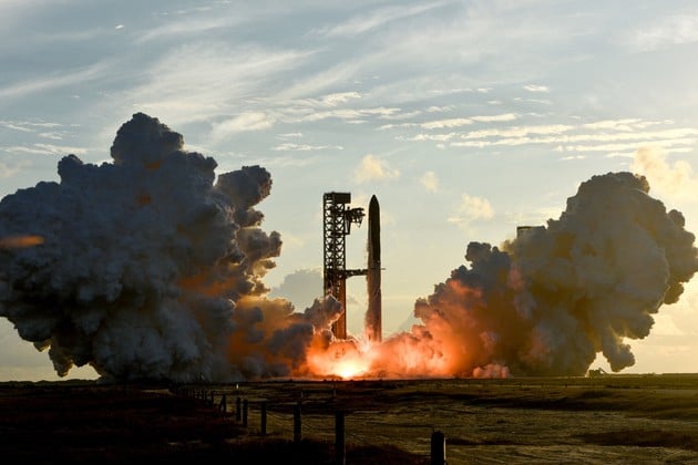 Starship alcanzó por primera vez una órbita terrestre durante su decimocuarto vuelo de prueba. Foto: Reuters