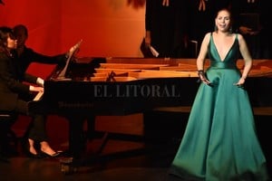 ELLITORAL_252600 |  Manuel Fabatía La soprano María Belén Rivarola y la pianista Quimey Urquiaga, invitadas de lujo en la velada.