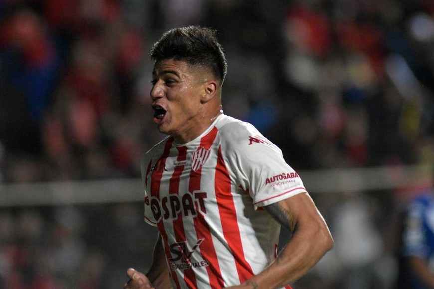 Arrancó con todo. La boca llena de gol contra Vélez en el 15 de Abril, donde Junior Osvaldo Marabel presentó credenciales en la red el día que le tocó debutar. Ahora, lamentablemente, está lesionado. Foto: Mauricio Garín