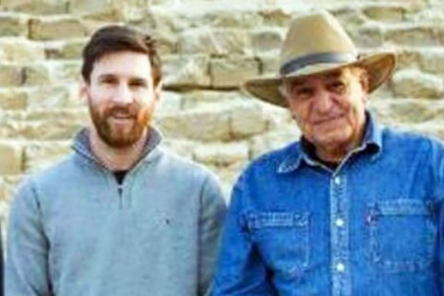 El arqueólogo Hawass posee una foto con Lionel Messi.