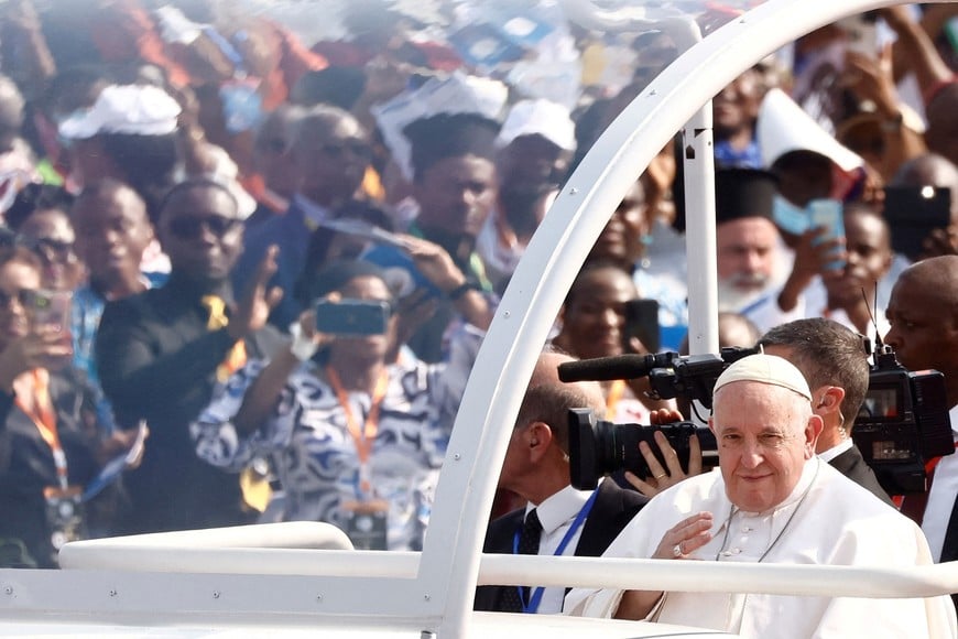 Pope Francis celebrates a holy mass at Ndolo Airport during his apostolic journey, in Kinshasa, Democratic Republic of the Congo, February 1, 2023. REUTERS/Yara Nardi     TPX IMAGES OF THE DAY