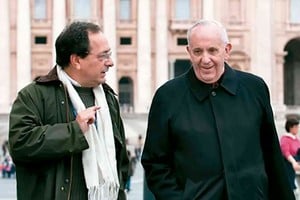 Sergio Rubin es periodista especializado en temas religiosos y cubrió más de una docena de viajes de Juan Pablo II, la elección de Benedicto XVI y de Francisco, durante los últimos cuarenta años.