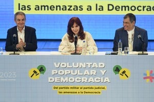 La vicepresidenta Cristina Fernández de Kirchner en el encuentro organizado por el Grupo Puebla. Crédito: Télam