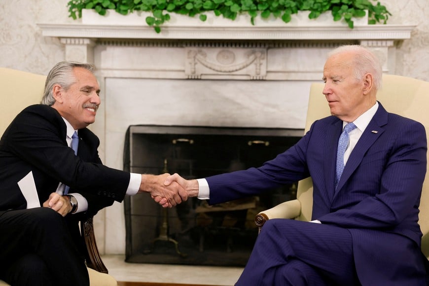 U.S. President Joe Biden meets with Argentina's President Alberto Fernandez in the Oval Office at the White House in Washington, U.S. March 29, 2023. REUTERS/Jonathan Ernst
