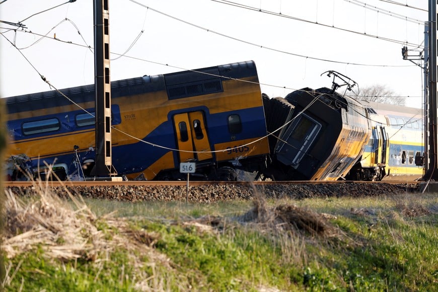 A view of the site where a passenger train derailed in Voorschoten, Netherlands April 4, 2023. REUTERS/Piroschka Van De Wouw