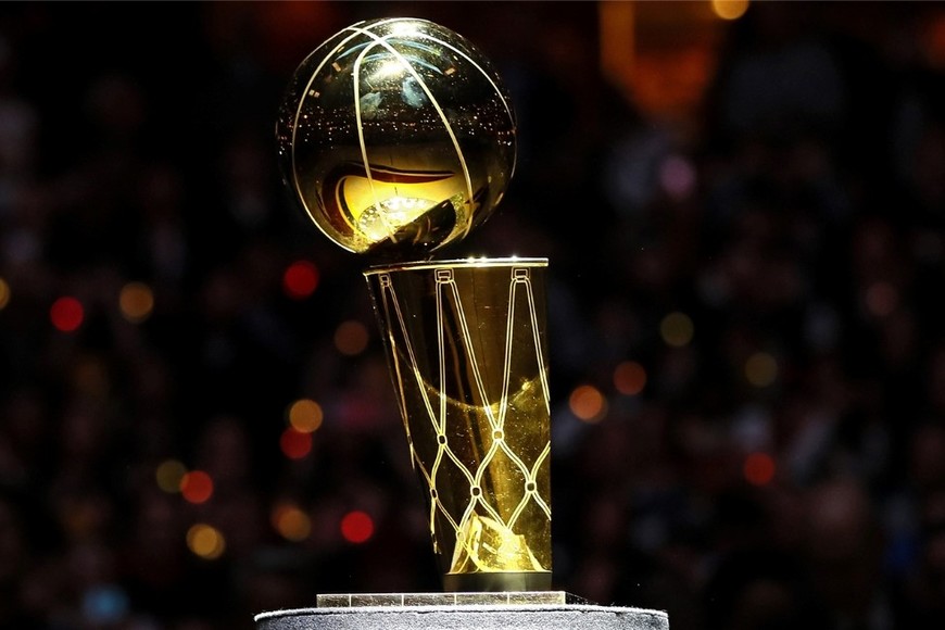 El trofeo Larry O'Brien está en disputa.