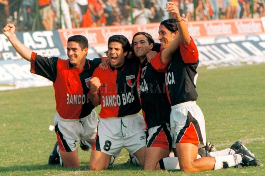 ELLITORAL_226836 |  Archivo El Litoral Aquino, Saralegui, Castillo y Müller, artífices del recordado 5-1 de Colón a River en el inolvidable campeonato de 1997