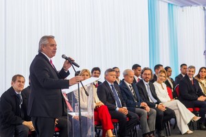 Alberto Fernández estuvo acompañado por una extensa comitiva y por la primera dama, Fabiola Yáñez. Crédito: Gentileza.