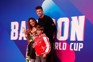 First Balloon World Cup - Tarragona, Spain - October 14, 2021 FC Barcelona's Gerard Pique with Shakira and their children arrive at the Balloon World Cup REUTERS/Albert Gea