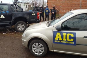 De acuerdo a las pesquisas realizadas por la AIC, se estableció que el principal sospechoso había cometido varios escruches en la localidad santafesina.