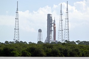 NASA's next-generation moon rocket, the Space Launch System (SLS), with the Orion crew capsule, stands on launch complex 39B during the fueling process shortly before its attempted launch for the Artemis I mission was scrubbed, at Cape Canaveral, Florida, U.S. September 3, 2022.  REUTERS/Steve Nesius