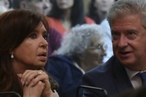 Cristina Kirchner junto a su abogado Alberto Beraldi.
