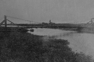 Hallazgo en el archivo de El Litoral. Una antigua fotografía de un viejo puente colgante en jurisdicción de Romang.