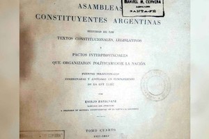 Portada del tomo cuatro de la obra titulada "Asambleas Constituyentes Argentinas", de Emilio Ravignani. Biblioteca de la Junta Provincial de Estudios Históricos.