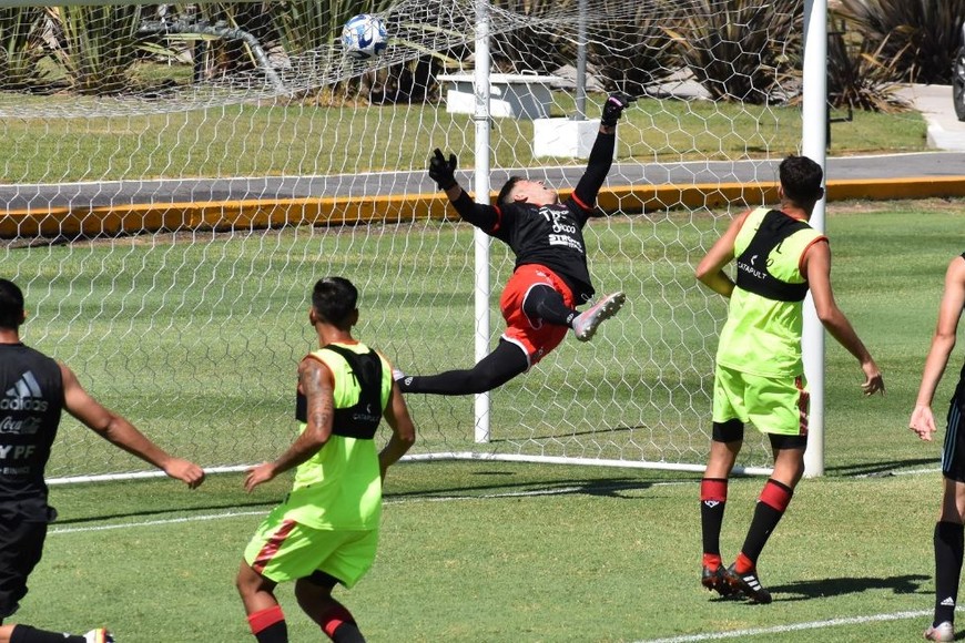 Práctica de fútbol de la Sub 20 ante Barracas central. Crédito: @Argentina.