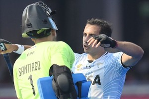 El abrazo argentino tras el triunfo. Crédito: FIH