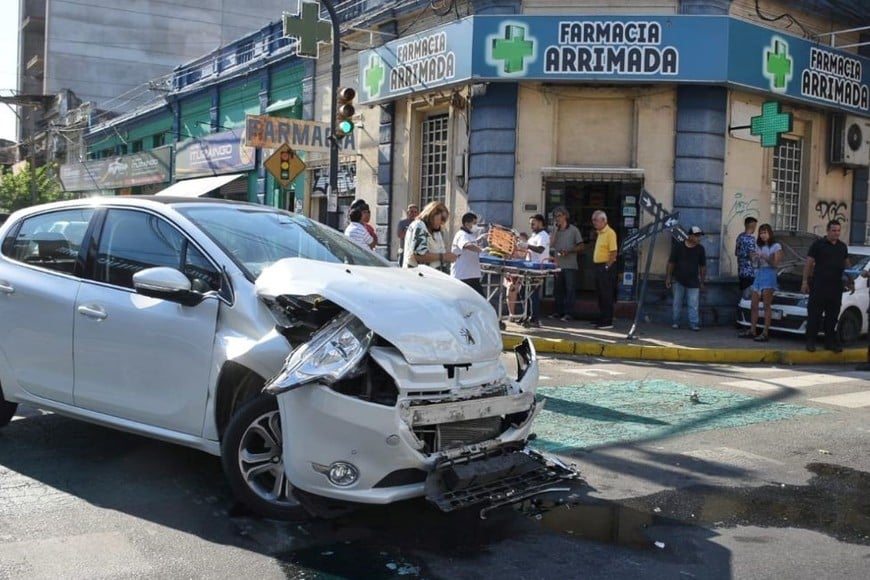 Dada la magnitud del hecho en el lugar trabajó una dotación de Bomberos Zapadores. Créditos: Pablo Aguirre