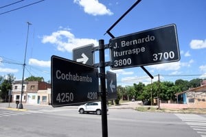 La joven fue detenida en el marco de varios allanamientos realizados en inmediaciones de Cochabamba e Iturraspe, barrio Barranquitas. Crédito: Guillermo Di Salvatore.