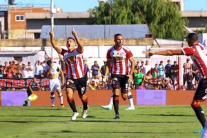El único gol fue a los 18 minutos con una excelente definición de Carlos Arce. Crédito: Prensa Barracas Central