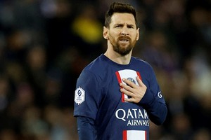 Messi se despide del París. Crédito: Christian Hartmann / Reuters