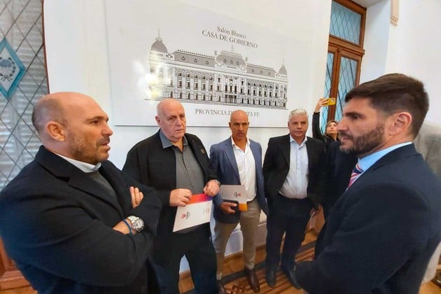 El gobernador santafesino compartió un momento con los dirigentes de los clubes de la provincia.